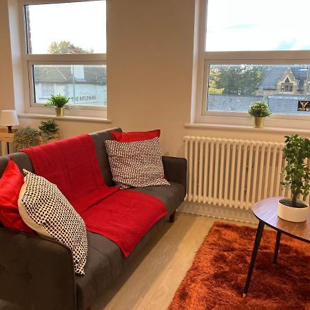 Magnificent Refurbished 1 Bed Flat Few Steps To High St ! - 4 East House Apartment Epsom Ngoại thất bức ảnh