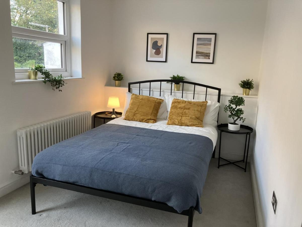 Magnificent Refurbished 1 Bed Flat Few Steps To High St ! - 4 East House Apartment Epsom Ngoại thất bức ảnh